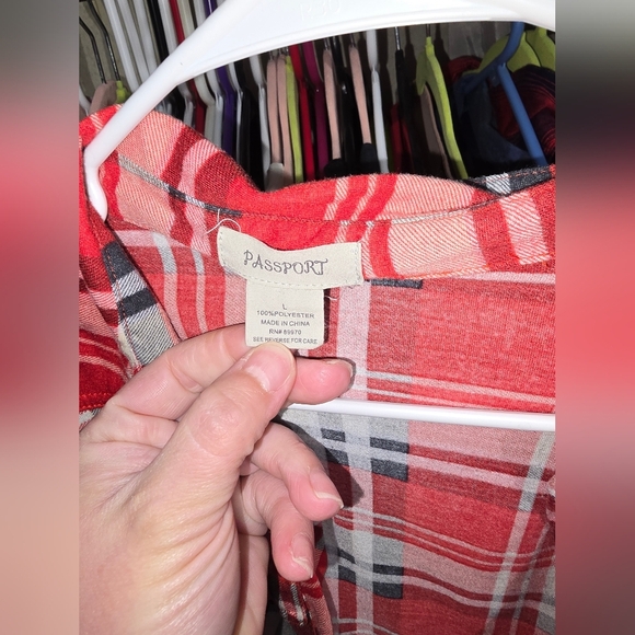 💋5/20 passport button up blouse size large - Picture 3 of 3